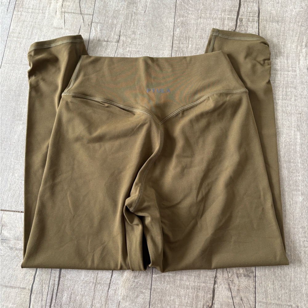 Ptula Active Feathertech Sample crop leggings